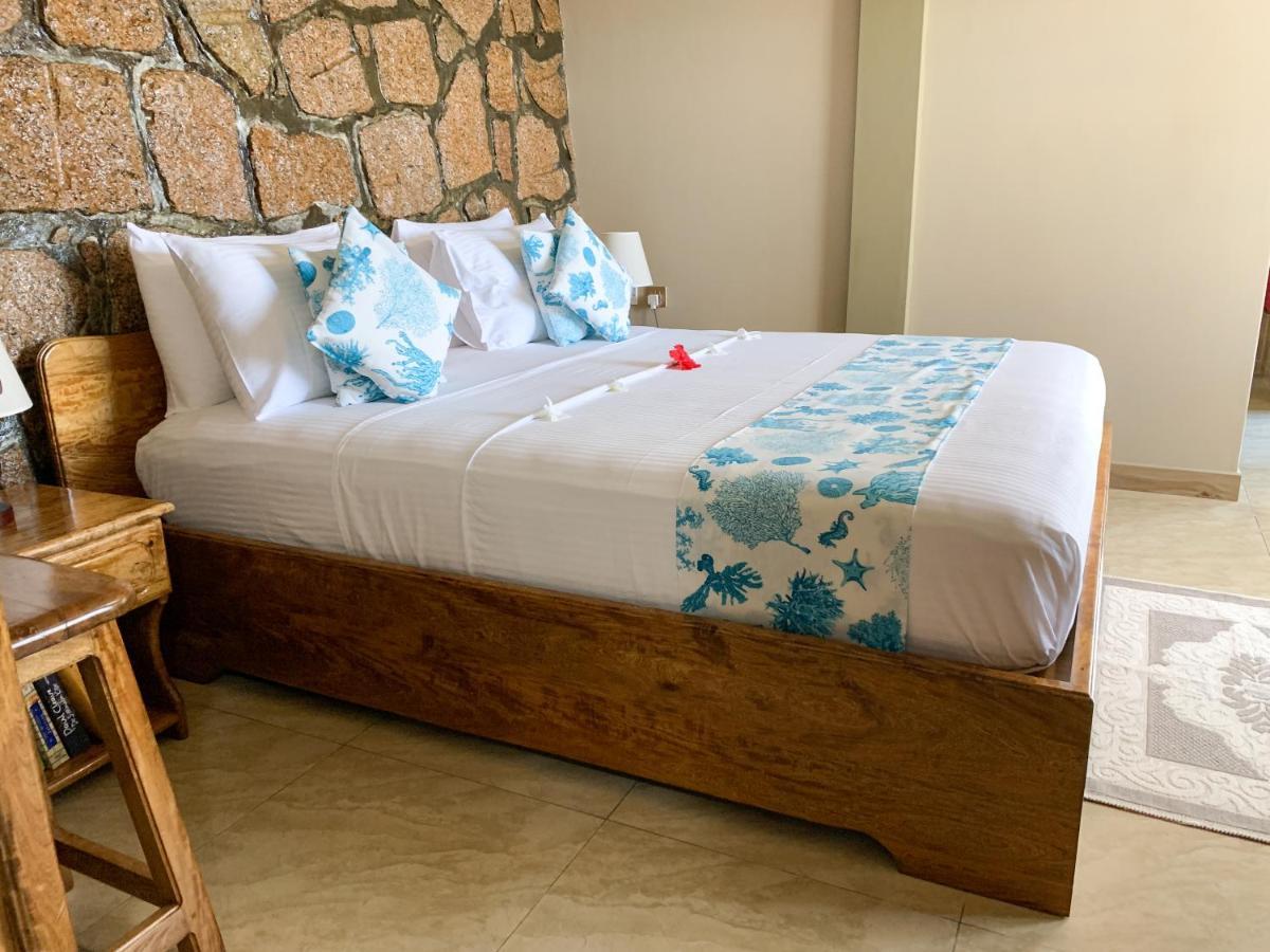 Exotic Guest House Anse Volbert Village  Exterior photo