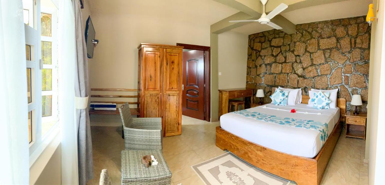 Exotic Guest House Anse Volbert Village  Exterior photo